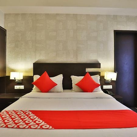Hotel Magnum Inn Джунагад Екстериор снимка