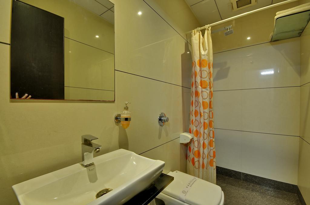 Hotel Magnum Inn Джунагад Екстериор снимка